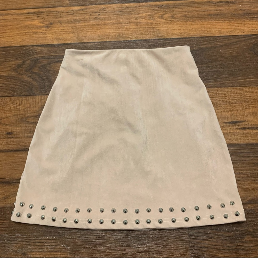 Forever 21 Blush Beige Faux Suede Studded Hem Mini Skirt Women's Size XS